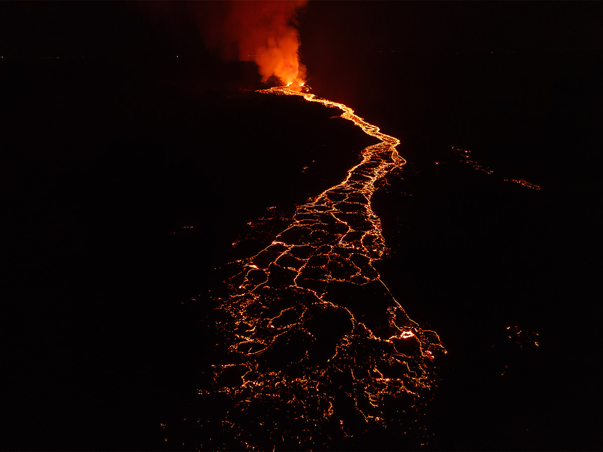 volcano_20in_20southwestern_20Iceland_20that_20erupted-9.jpg 9