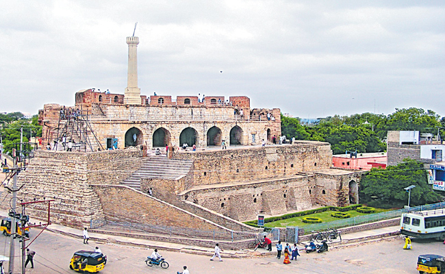 1-Konda-Reddy-Buruju-in-Kur.jpg