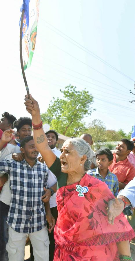 CM_20YS_20Jagan_20Memantha_20Siddham_20Public_20Meeting-17.jpg 17