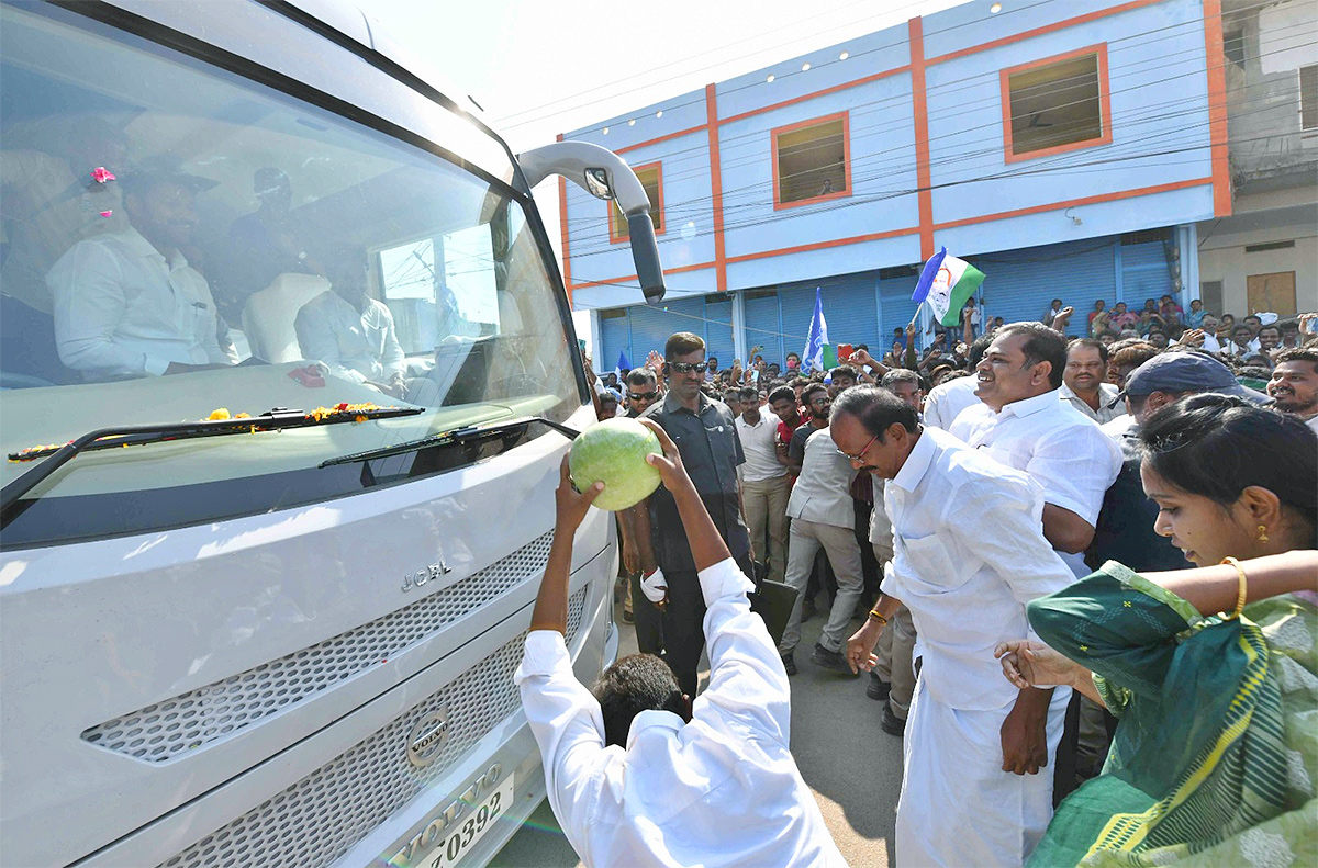 CM_20YS_20Jagan_20Memantha_20Siddham_20Public_20Meeting-18.jpg 18