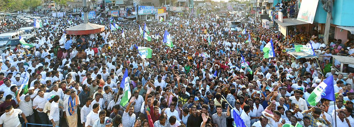 CM_20YS_20Jagan_20Memantha_20Siddham_20Public_20Meeting-56.jpg 35