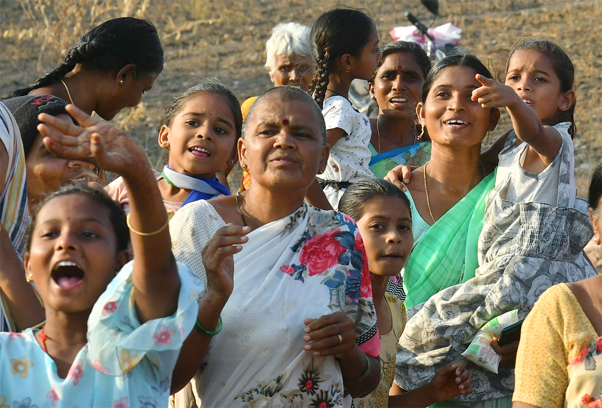 CM_20YS_20Jagan_20Memantha_20Siddham_20Public_20Meeting-65.jpg 42