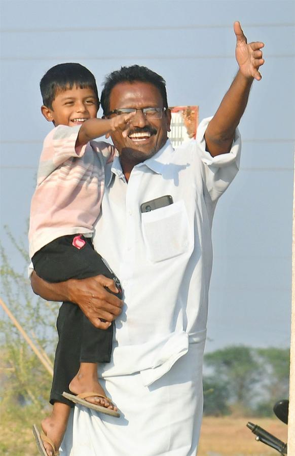CM_20YS_20Jagan_20Memantha_20Siddham_20Public_20Meeting-66.jpg 43