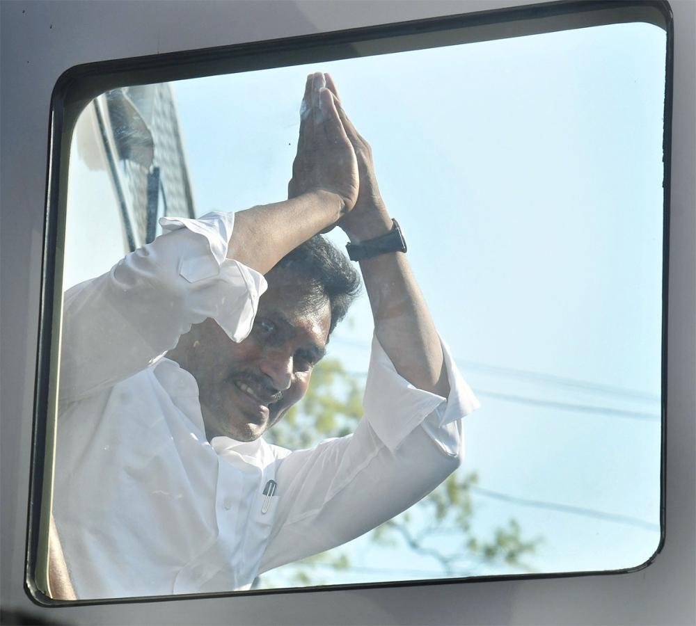 CM_20YS_20Jagan_20Memantha_20Siddham_20Public_20Meeting-78.jpg 52