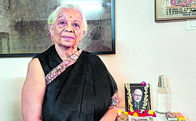 Kamala_20Menon_20_285_29.jpg