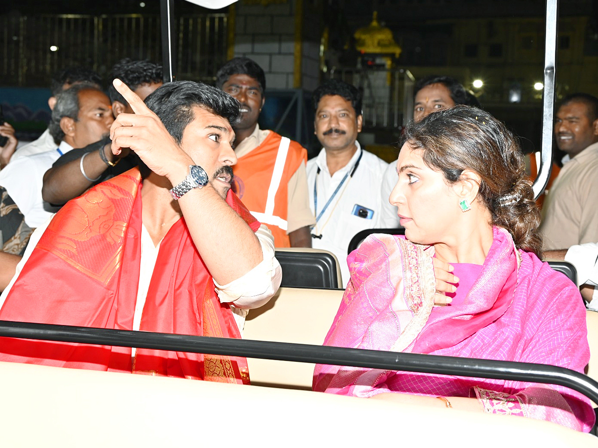 Ram_20Charan_20couple_20visits_20Tirumala_20temple_20Photos_1.jpg 2
