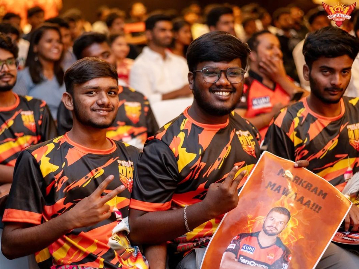 SRH-Fan-Meet-10.jpg 12
