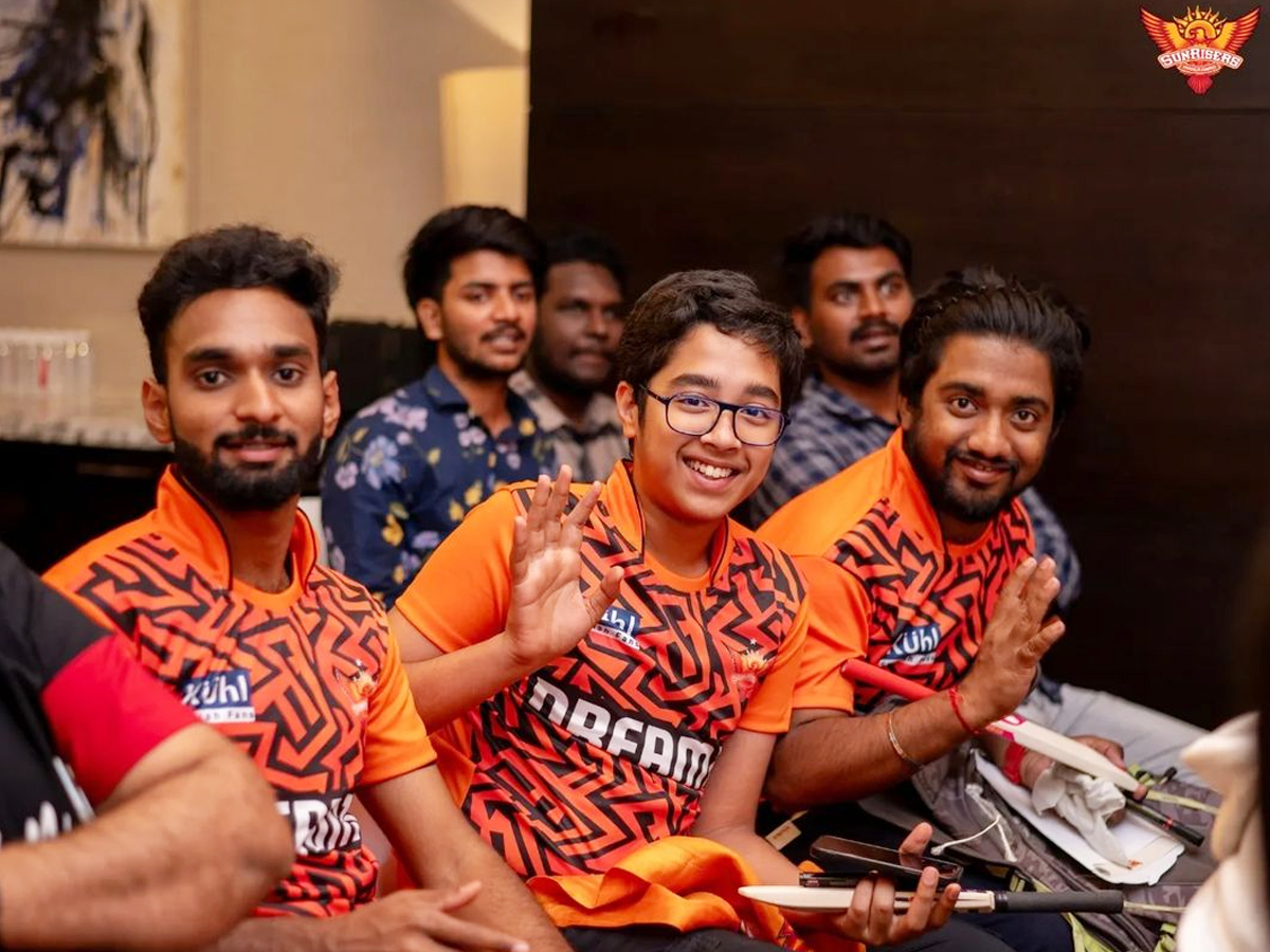 SRH-Fan-Meet-14.jpg 15