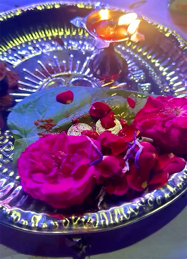 Surekha_20Konidela_20Graciously_20Hosted_20an_20Annadanam-14.jpg 14