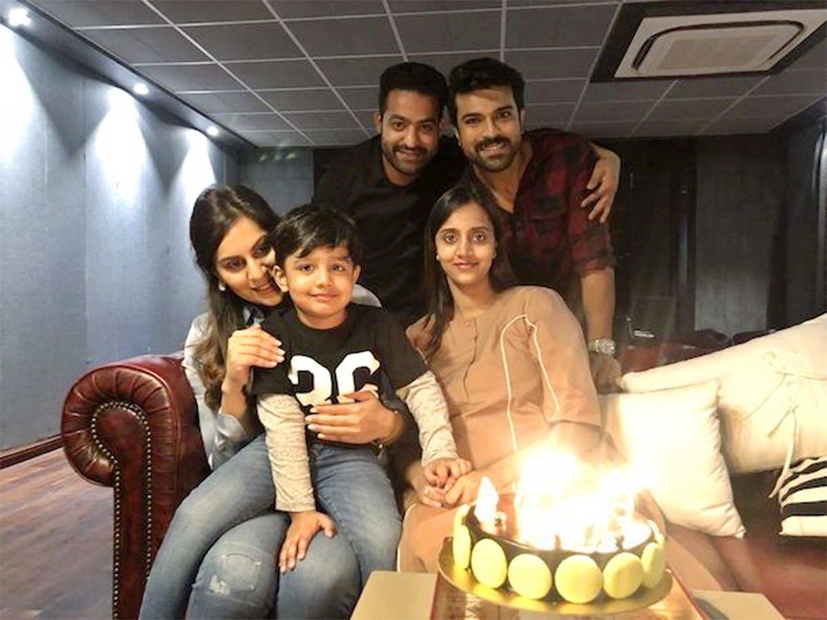 Tollywood_20Hero_20Ram_20Charan_20Unseen_20Photos-11.jpg 11