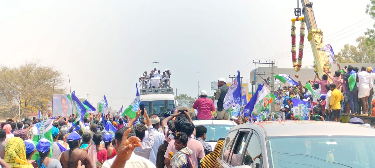 AP_20CM_20YS_20Jagan_20Memantha_20Siddham_20Day3_20at_20Kurnool_20district-14.jpg 14