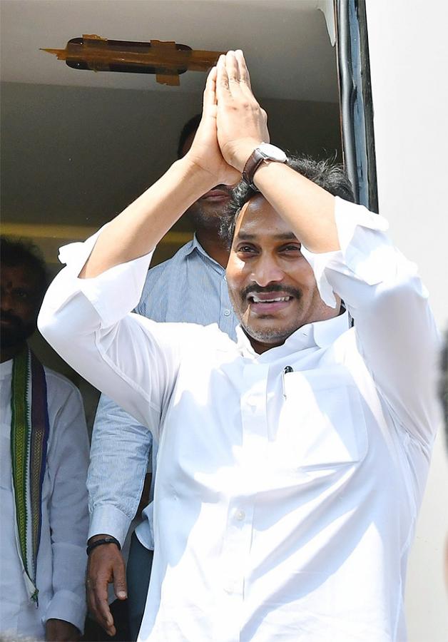 AP_20CM_20YS_20Jagan_20Memantha_20Siddham_20Day3_20at_20Kurnool_20district-9.jpg 9
