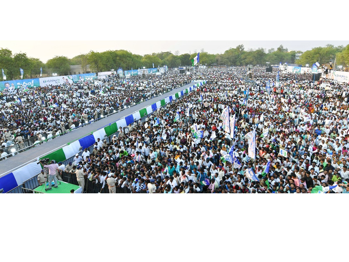 AP_20CM_20YS_20Jagan_20Memantha_20Siddham_20Public_20Meeting_20at_20Yemmiganur_20photos_19.jpg 7
