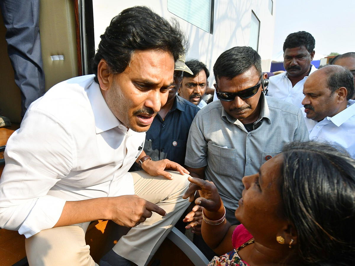 AP_20CM_20YS_20Jagan_20Memantha_20Siddham_20Public_20Meeting_20at_20Yemmiganur_20photos_4.jpg 18