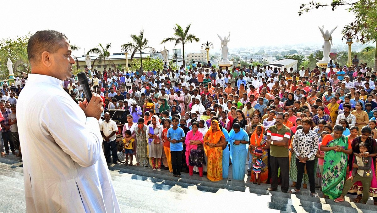 Good_20Friday_20Celebration_20in_20telugu_20states-2.jpg 2
