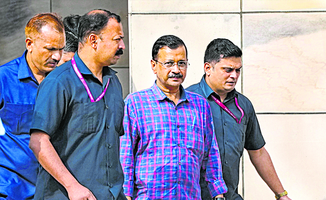 Kejriwal_2C.jpg