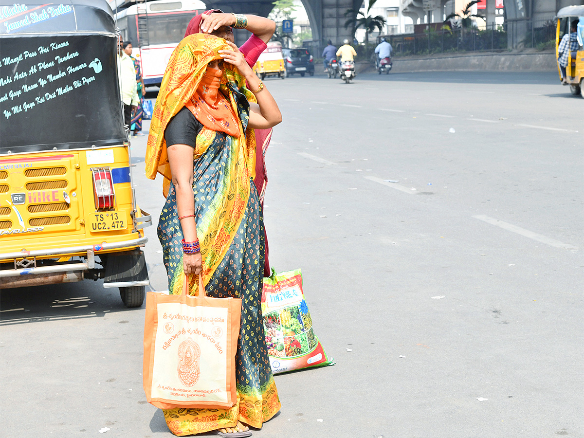 No_20bus_20stand_20in_20hyderabad-7.jpg 8