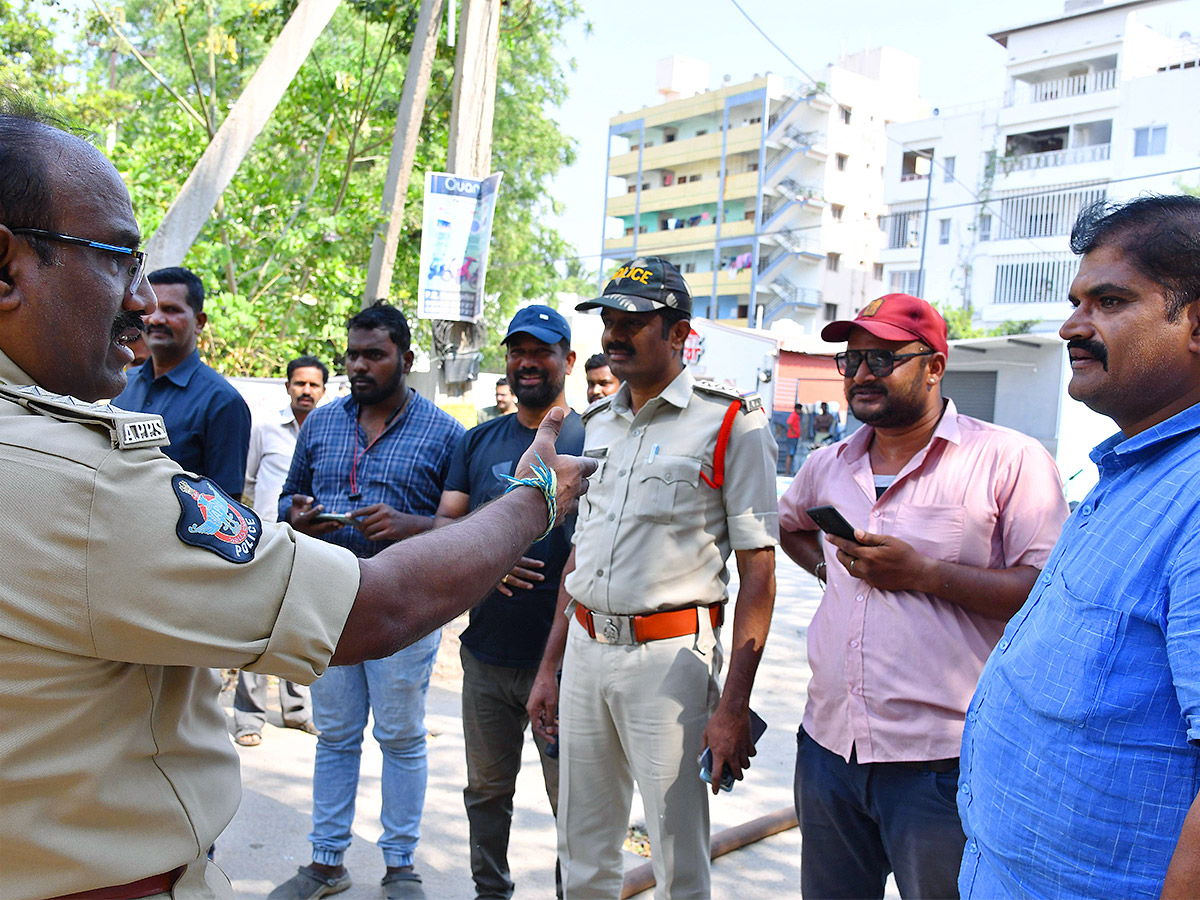 Big_20Shock_20to_20TDP_20in_20Anantapur_20Party_20Activists_20Serious_20on_20Chandrababu-18.jpg 18