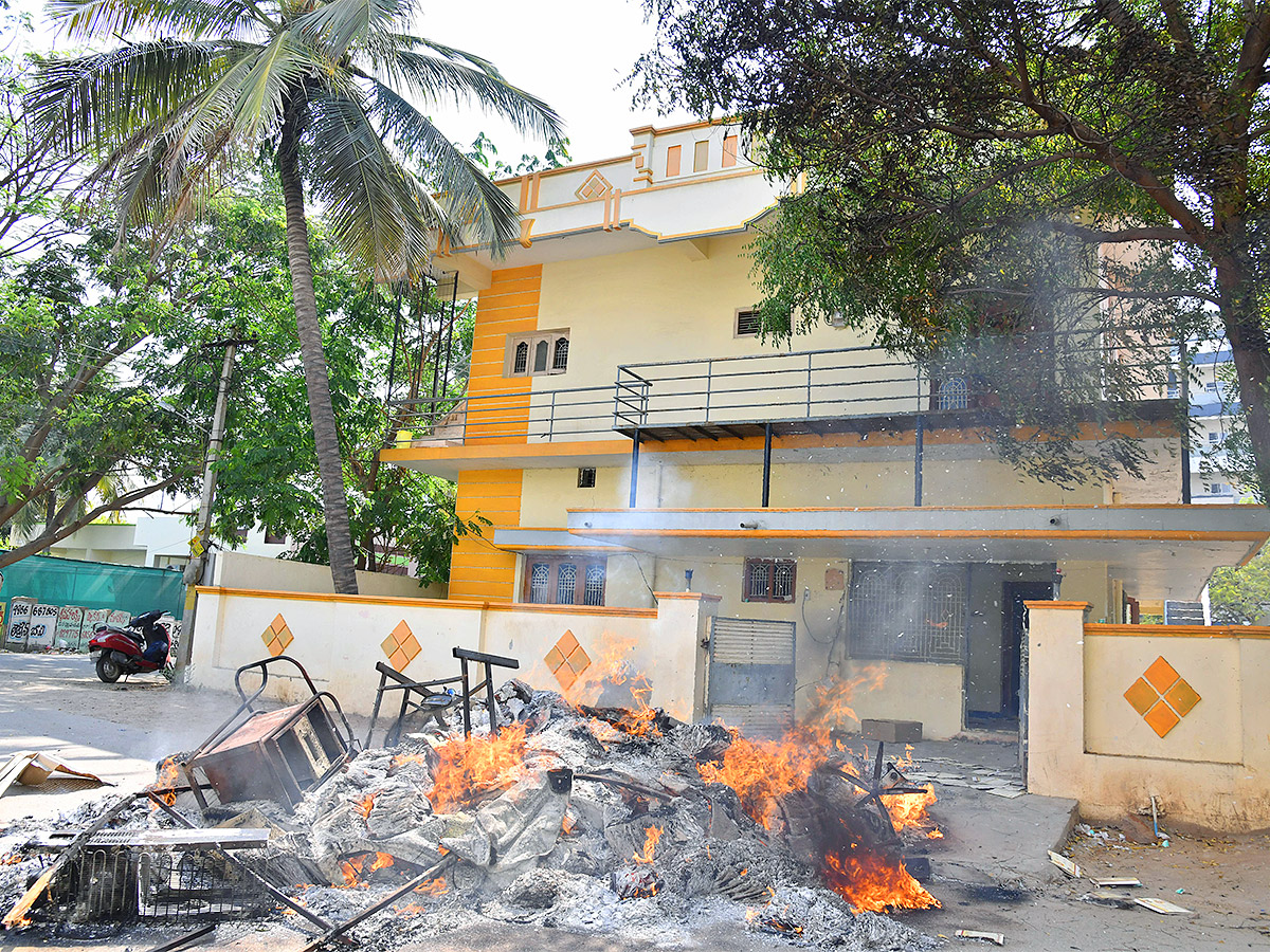 Big_20Shock_20to_20TDP_20in_20Anantapur_20Party_20Activists_20Serious_20on_20Chandrababu-3.jpg 3