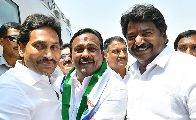 Pithani-Balakrishna.jpg