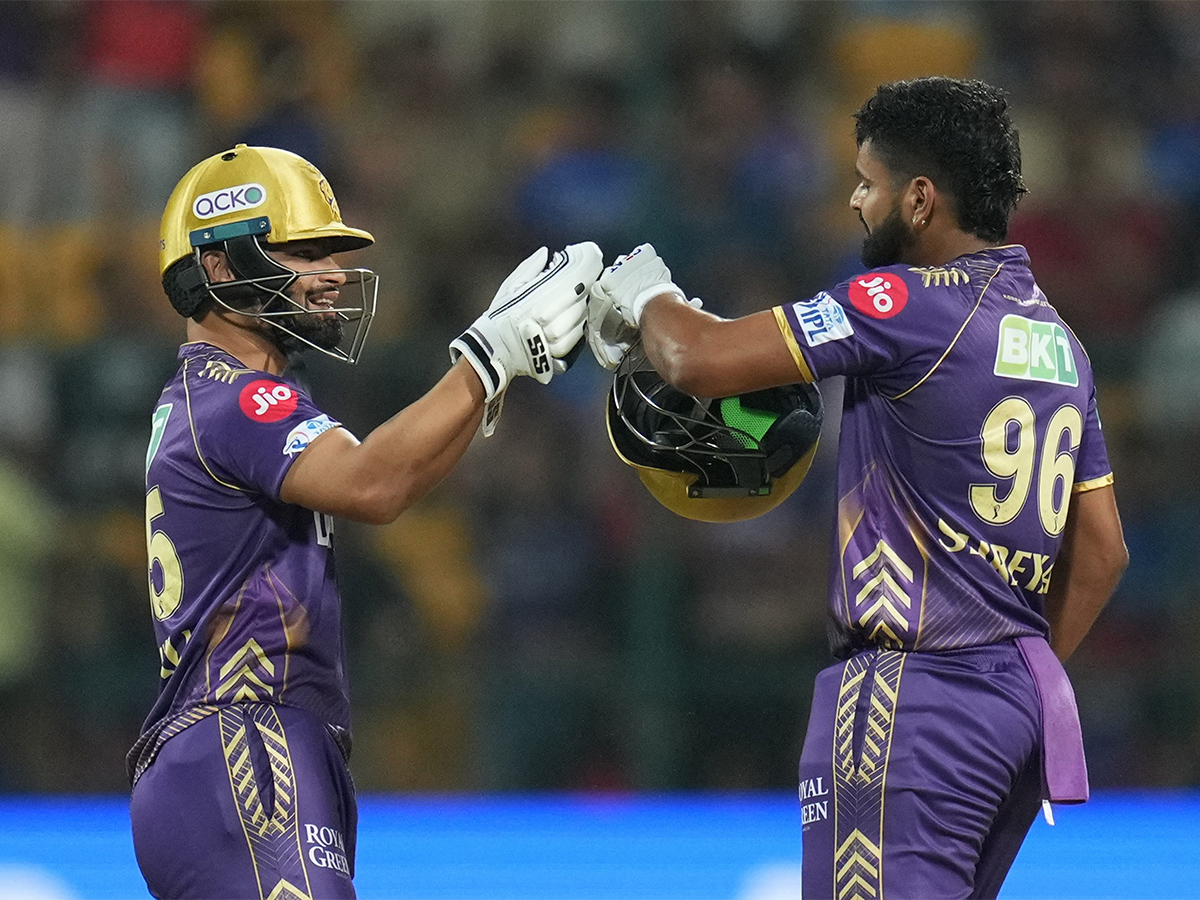 T20_20cricket_20match_20between_20Royal_20Challengers_20Bengaluru_20and_20Kolkata_20Knight_20Riders-13.jpg 13