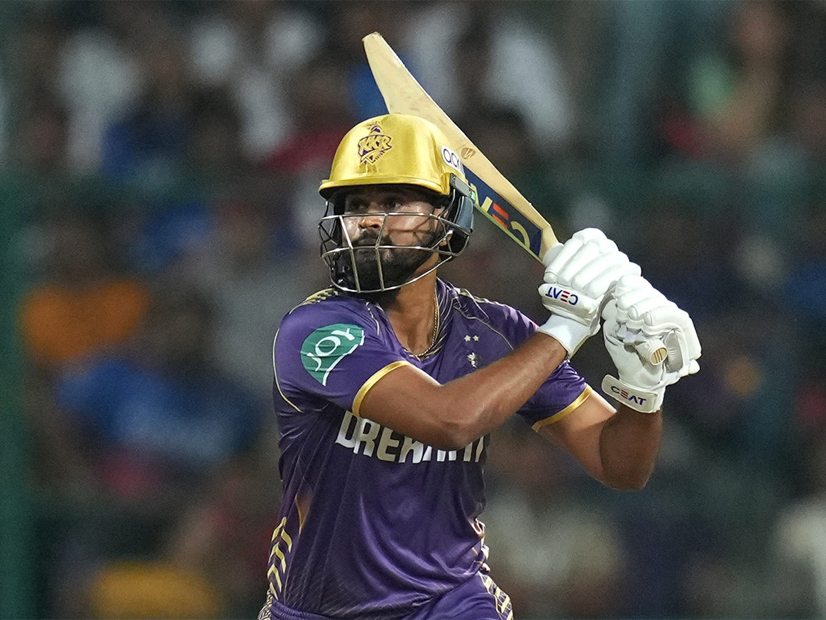 T20_20cricket_20match_20between_20Royal_20Challengers_20Bengaluru_20and_20Kolkata_20Knight_20Riders-15.jpg 15
