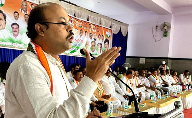yathindra-siddaramaiah.jpg