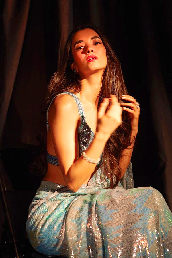 Interesting_20Facts_20About_20Saba_20Azad_20Photos_3.jpg 4