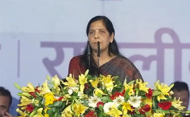 Sunita_20Kejriwal.jpg