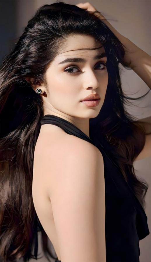 Actress_20Krithi_20Shetty_20hot_20photos-8.jpg 7