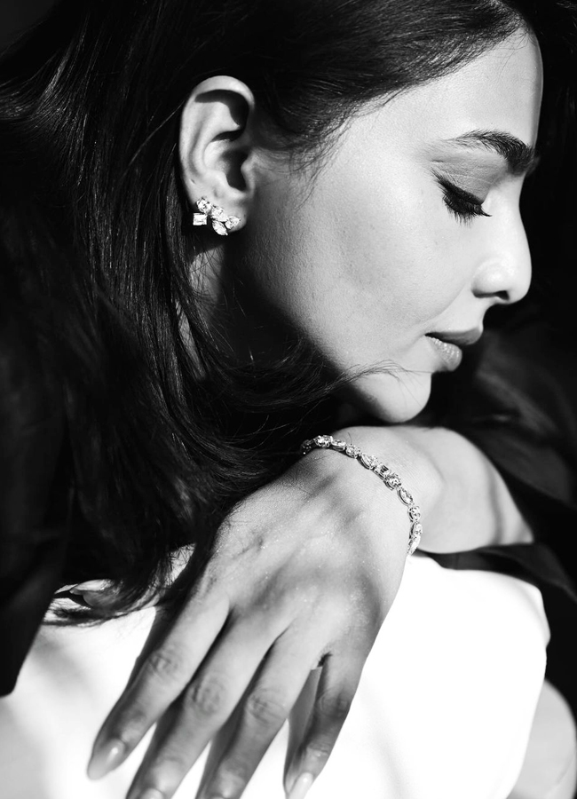 Aishwarya-10.jpg 11