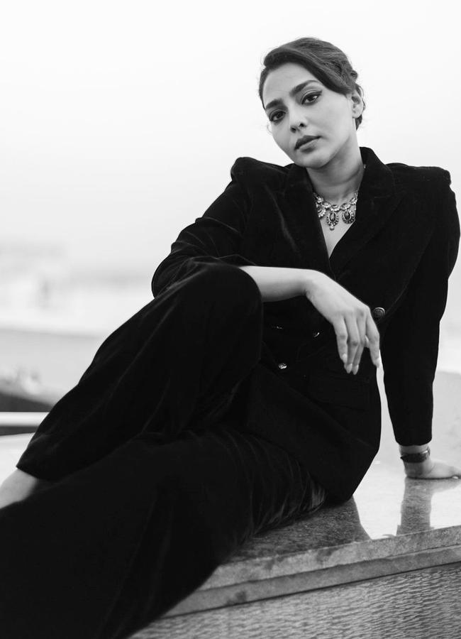 Aishwarya-5.jpg 6