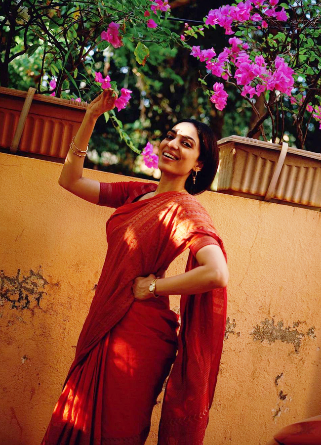Sobhita-Dhulipala-2.jpg 5