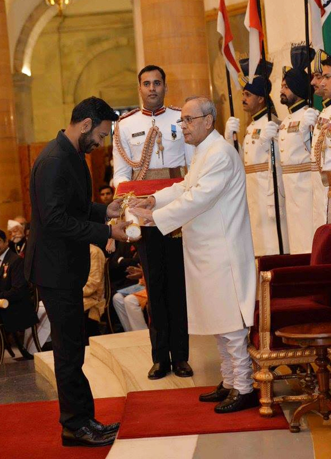 Ajay-Devgn-12.jpg 13