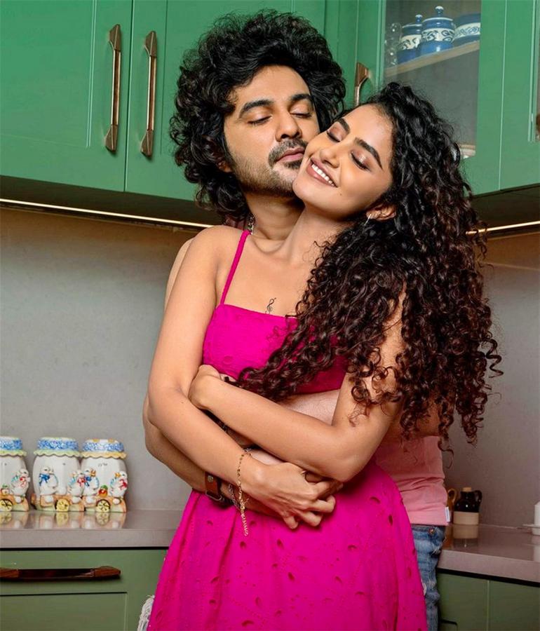 Chiranjeevi_20appreciates_20Tillu_20Square_20Photos-12.jpg 11