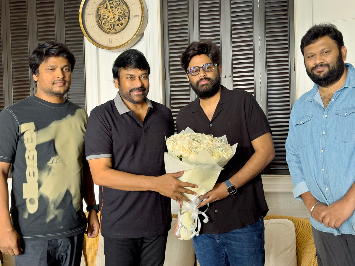 Chiranjeevi_20appreciates_20Tillu_20Square_20Photos-6.jpg 5