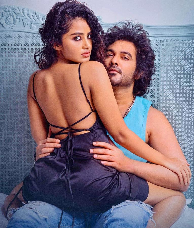 Chiranjeevi_20appreciates_20Tillu_20Square_20Photos-9.jpg 8