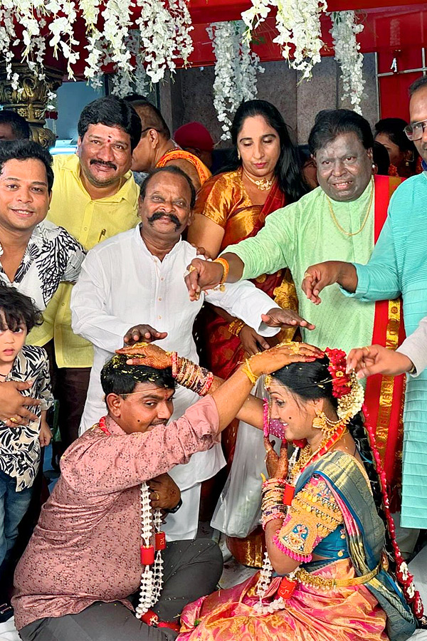 Jabardasth_20Lady_20Getup_20Mohan_20Wedding_20Photos_1.jpg 2
