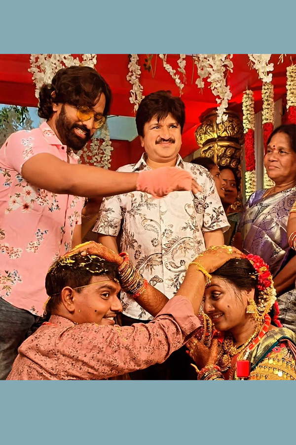 Jabardasth_20Lady_20Getup_20Mohan_20Wedding_20Photos_10.jpg 11