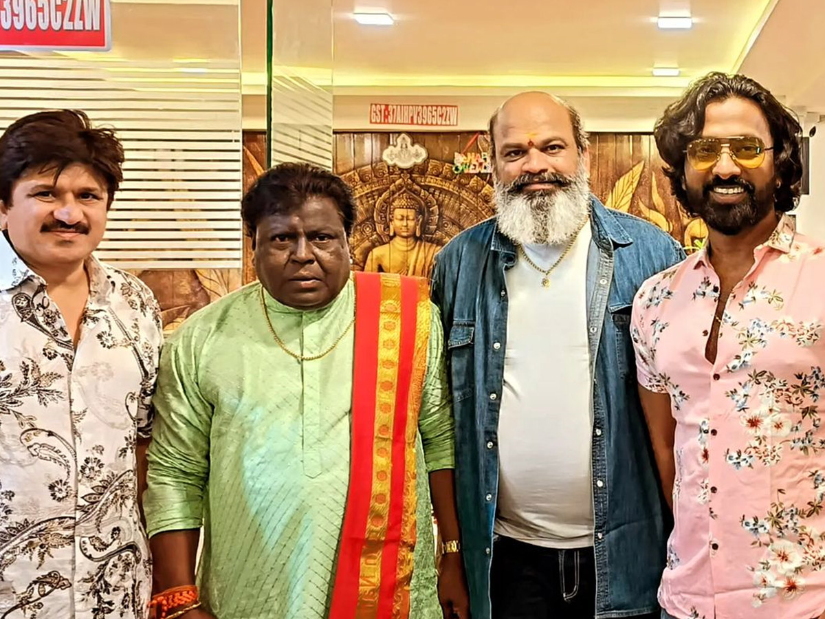 Jabardasth_20Lady_20Getup_20Mohan_20Wedding_20Photos_7.jpg 8
