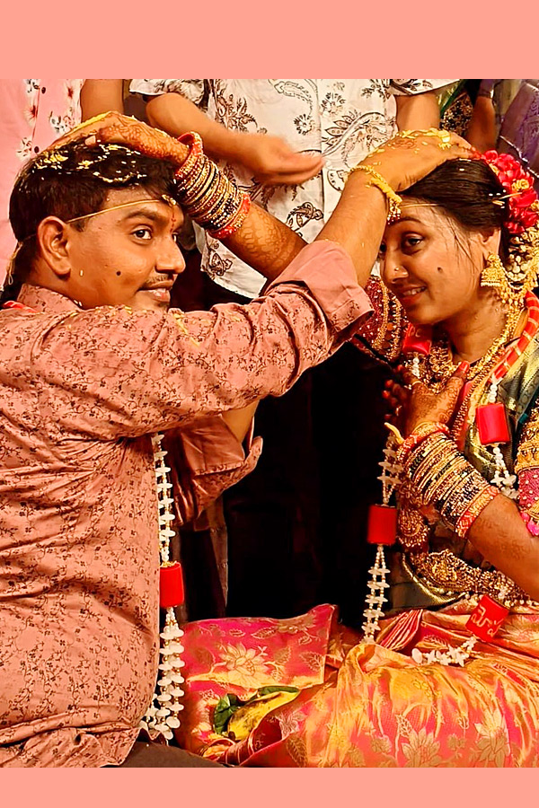 Jabardasth_20Lady_20Getup_20Mohan_20Wedding_20Photos_8.jpg 9