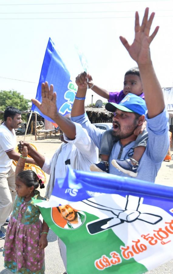 ys_20jagan_20mohan_20reddy_20Memantha_20Siddham_206Day_20at_20Annamayya_20District-15.jpg 15