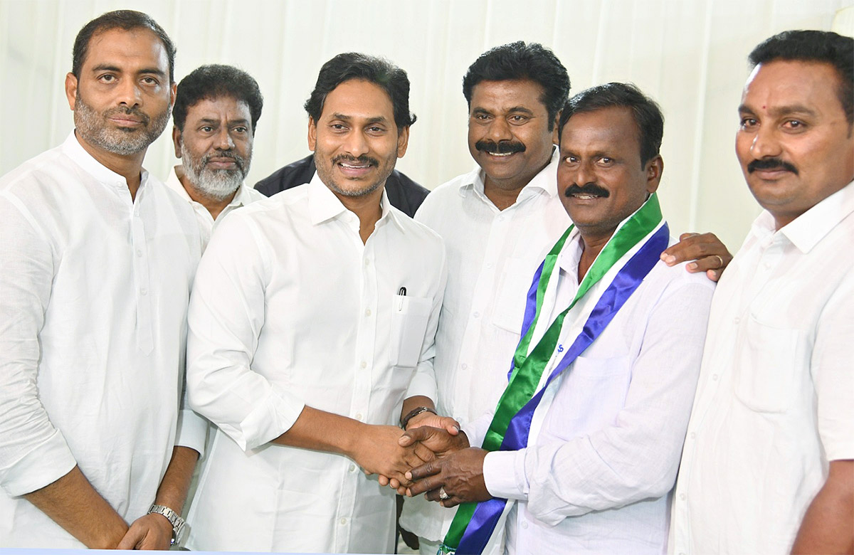 ys_20jagan_20mohan_20reddy_20Memantha_20Siddham_206Day_20at_20Annamayya_20District-2.jpg 2