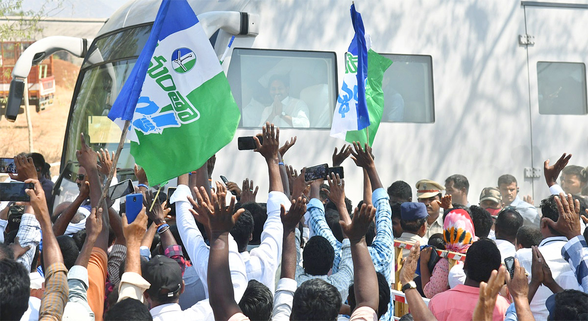 ys_20jagan_20mohan_20reddy_20Memantha_20Siddham_206Day_20at_20Annamayya_20District-3.jpg 3