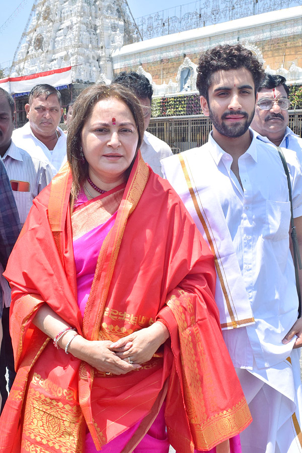 Actress_20Jaya_20Prada_20Visits_20Tirumala_20Srivari_20Temple_20Photos_2.jpg 3