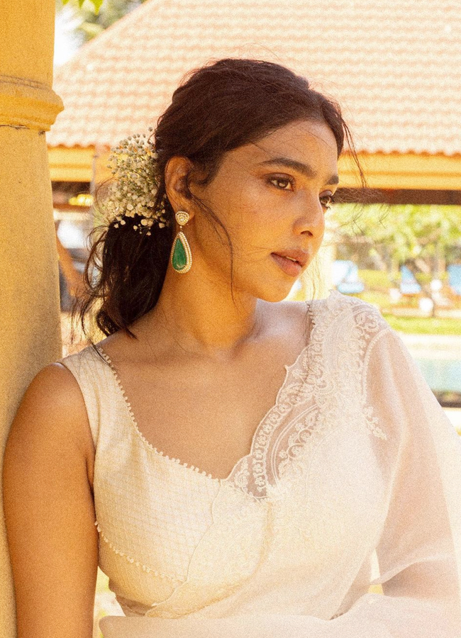 Aishwarya-Lekshmi-12.jpg 11
