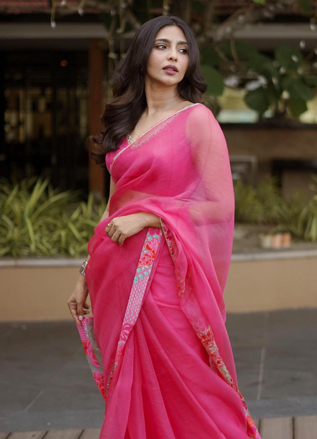 Aishwarya-Lekshmi-15.jpg 14