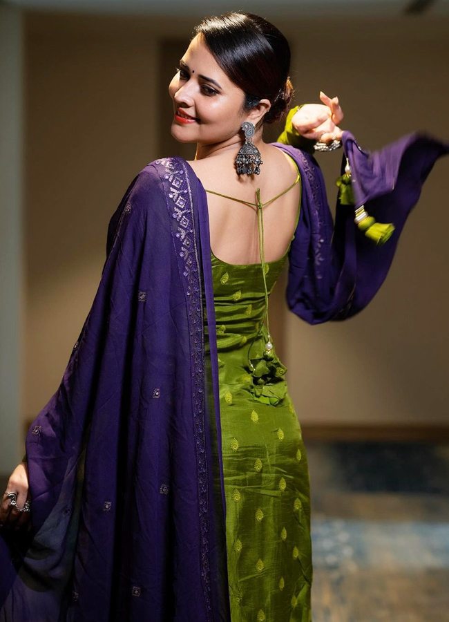 Anasuya-Bharadwaj-14.jpg 15