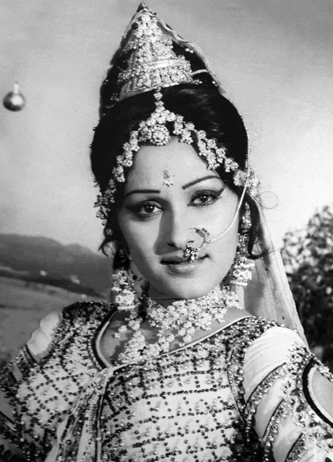 Jaya_Prada-4.jpg 5