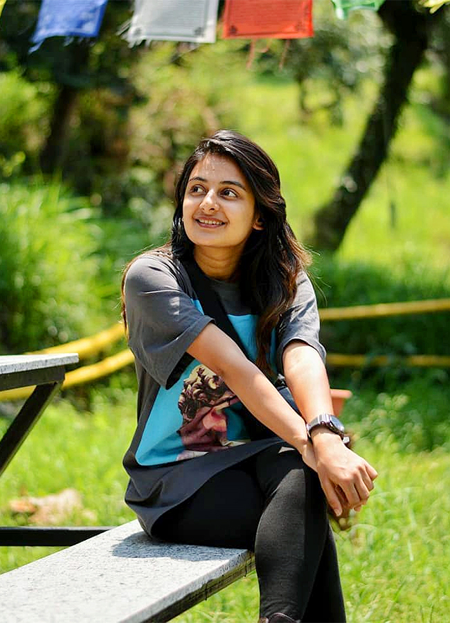 Actress_20Esther_20Anil_20Hot_20Photos-14.jpg 14